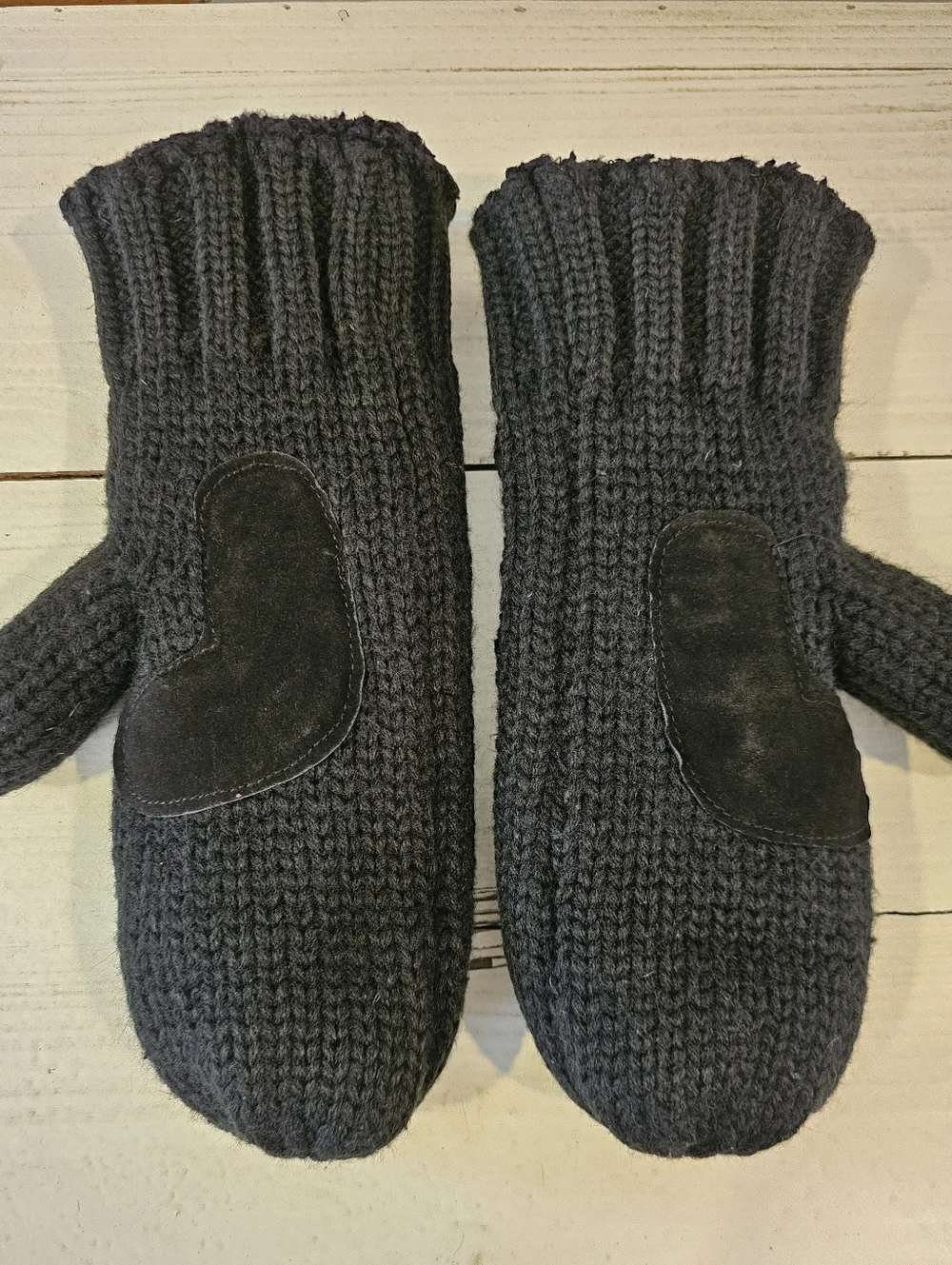 Isotoner Black Cable Knit Mittens W/ Fleece Interior One Size